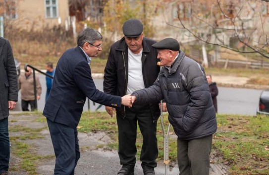 {Подкуп избирателей подушками, экскурсиями и обещаниями} Молдавские Ведомости