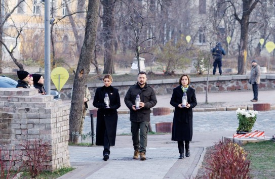 {Санду в Киеве, Гросу - в Вене} Молдавские Ведомости