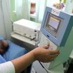 МОМ передала медцентру "Строитель" мобильный электрокардиограф