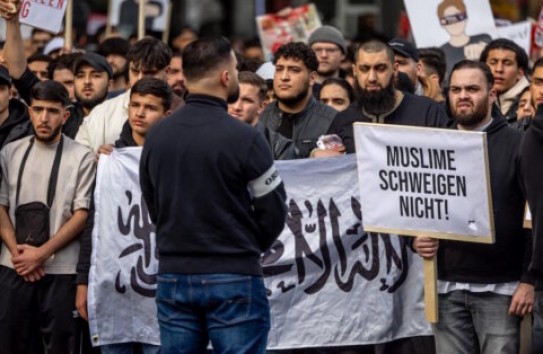 {В Гамбурге прошла демонстрация исламистов с требованием создания халифата в Германии} Молдавские Ведомости
