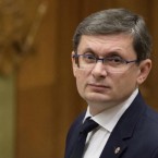 Парламент принял отставку Рэдукану