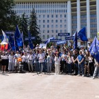 В Кишиневе прошел марш молодежи в поддержку ЕС