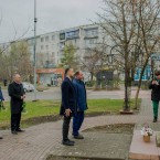 Мэр Кишинева возложил цветы к бюсту румынского короля Фердинанда в Ниспоренах