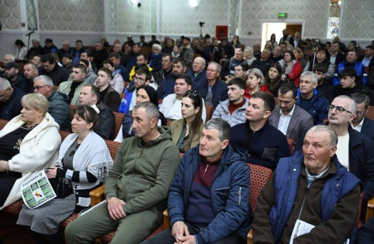 {Лидеры блока «Альтернатива» спросили жителей Шолданешт, наступили ли "хорошие времена" } Молдавские Ведомости