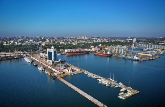 {Польша хочет взять в аренду порт в Одессе} Молдавские Ведомости