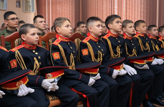 {Кишиневские грантоеды обвинили Тирасполь... в подготовке детей-сирот к войне } Молдавские Ведомости