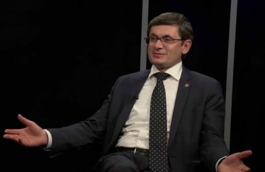 {Игорь Гросу агитирует за Крина Антонеску} Молдавские Ведомости