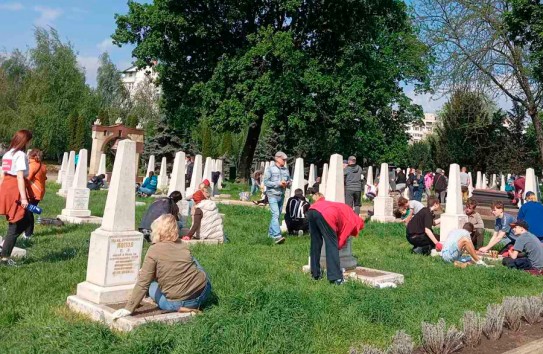 {Желтая власть не сможет убить в людях память о Победе} Молдавские Ведомости