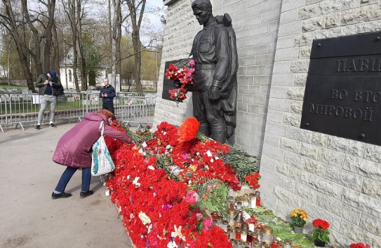 {Прибалтийские политики расписываются в том, что были на стороне проигравших} Молдавские Ведомости