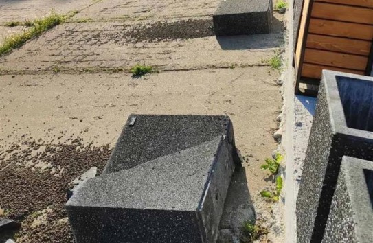 {Вандалы разрушают зеленые зоны, примэрия им помогает } Молдавские Ведомости