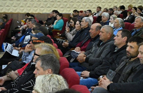 {Кику: Вместо 3,5 миллиарда лей на медстрахование выделили всего 1,2 миллиарда} Молдавские Ведомости