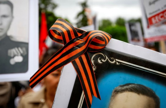{Семерым депутатам грозит штраф за ношение Георгиевской ленты } Молдавские Ведомости