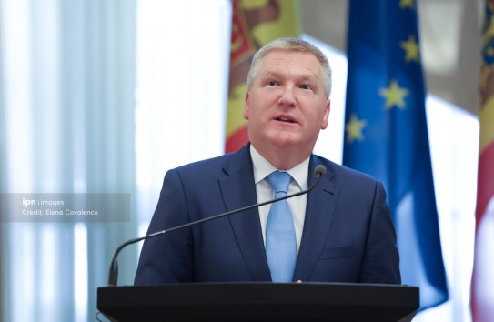 {ЕС не скрывает намерения контролировать парламентские выборы в Молдове } Молдавские Ведомости
