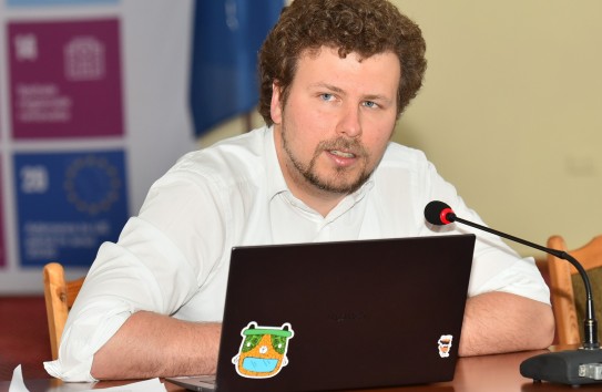 {МОИ оспорит заключение совета по равенству по учебнику истории} Молдавские Ведомости