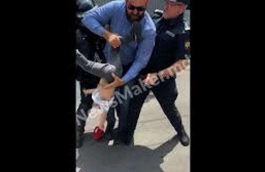 {РПЦ осудила избиение молдавской полицией священника в Кишиневе} Молдавские Ведомости