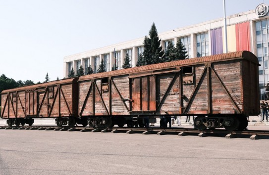 {Схватка за ПВСМ: предлагается прицепить вагоны к «поезду смерти» Гимпу} Молдавские Ведомости
