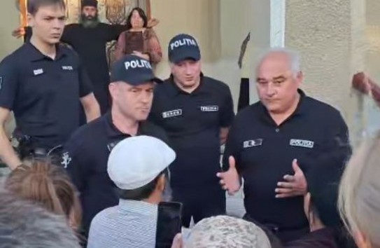 {Румынские священники пытаются захватить храм в селе Гринэуць} Молдавские Ведомости