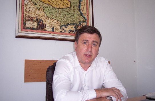 {Грузовые перевозки убили ЖДМ и разрушают автомобильные дороги } Молдавские Ведомости