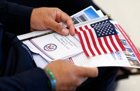 {В США предложили лишать гражданства по закону о нацистах} Молдавские Ведомости