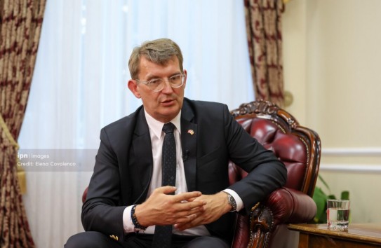 {Пусть Розенкранц и Гильденстерн будут мертвы } Молдавские Ведомости