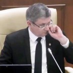 Гросу оценивает всех оппонентов как "альтернативу от Путина"