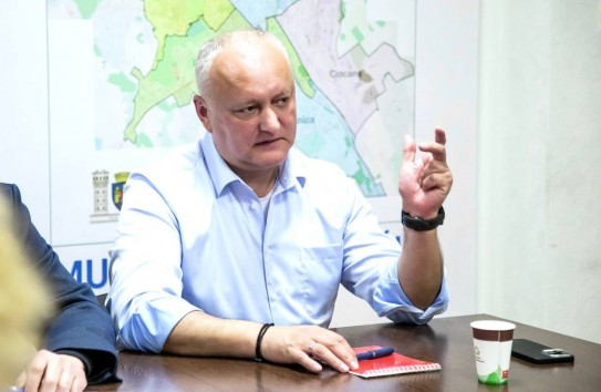 {Додон: Плахотнюк свободно разъезжал по Европе несколько лет} Молдавские Ведомости