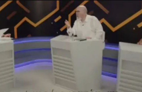 {Унионисты Михай Гимпу и Николае Осмокеску требуют запретить использование русского языка} Молдавские Ведомости