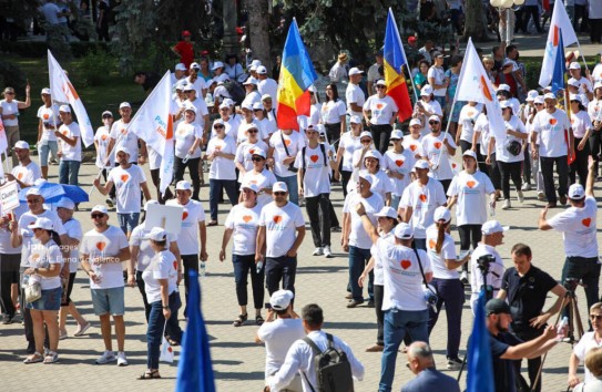 {В ПСРМ отреагировали на обвинения в раздаче денег на митинге: Фальшивый спектакль} Молдавские Ведомости