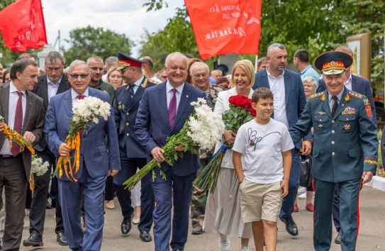 {Полиция препятствовала проведению автопробега, посвящённого 81-й годовщине освобождения Молдовы} Молдавские Ведомости