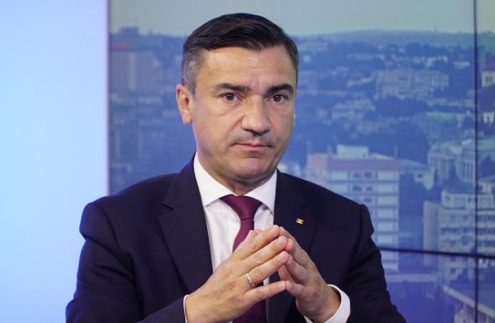 {Мэр Ясс пожаловался на кишиневскую больницу, представившую ему проект... на русском языке} Молдавские Ведомости