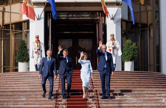 {«Предвыборное шоу в поддержку проеэсовского президента»} Молдавские Ведомости