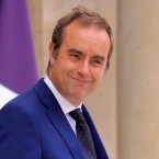 Франция отменяет льготы для бывших премьеров