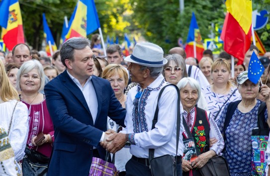 {Почему власть решила скрывать, сколько мош Ион тратит на дрова, галоши и веники} Молдавские Ведомости