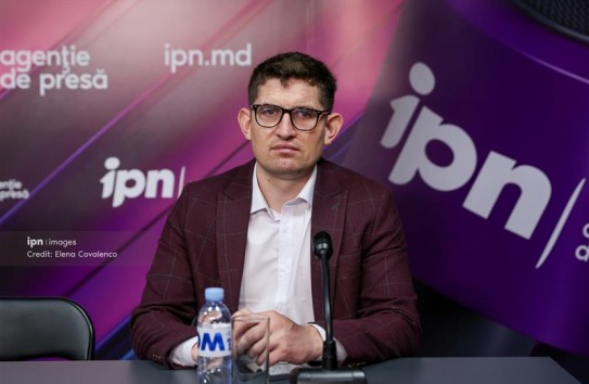 {Политики отказываются от дебатов: проще читать с телесуфлера} Молдавские Ведомости
