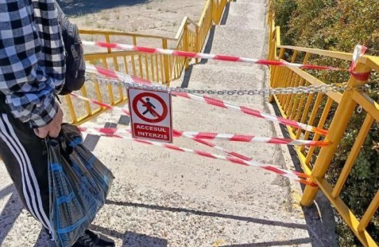 {Мост между Молдовой и Приднестровьем открыли за полчаса до конца голосования} Молдавские Ведомости