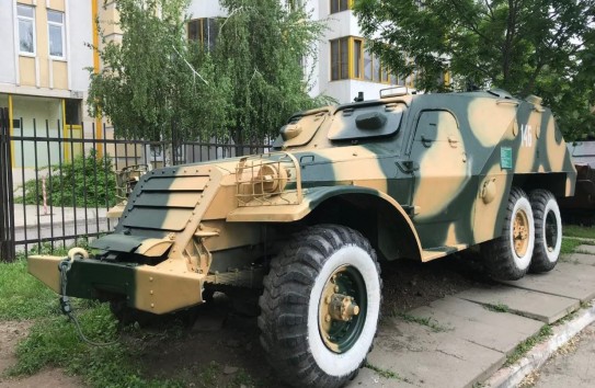 {Мы чехам — БТР, а они нам? } Молдавские Ведомости