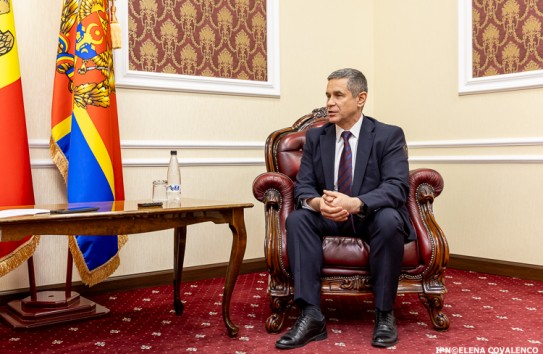 {Министр обороны похвастался радаром за 14 миллионов и призвал покупать еще } Молдавские Ведомости