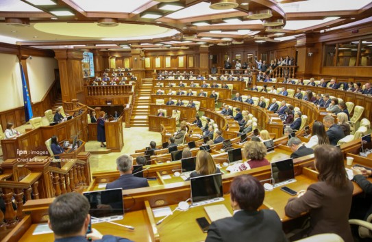 {Учредительное заседание парламента продолжится 30 октября } Молдавские Ведомости