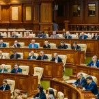 Социалисты хотят получить еще одно место в постоянном бюро парламента