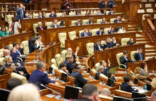 {ЦИК подтверждает депутатские мандаты заместителей} Молдавские Ведомости