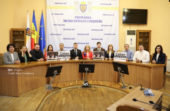 {Фракция PAS в MCК требует подписания декларации о деполитизации мэрии} Молдавские Ведомости