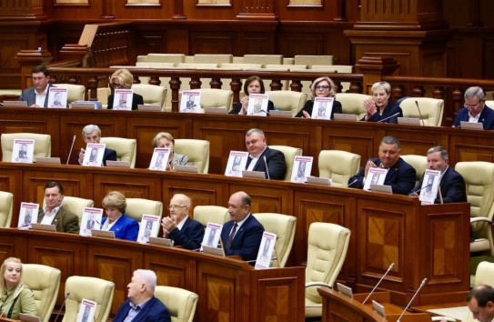 {Ткач: Оппозиционеры превратились в политический трэш} Молдавские Ведомости