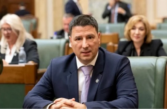 {Румынский сенатор обвиняется в краже рюкзака} Молдавские Ведомости