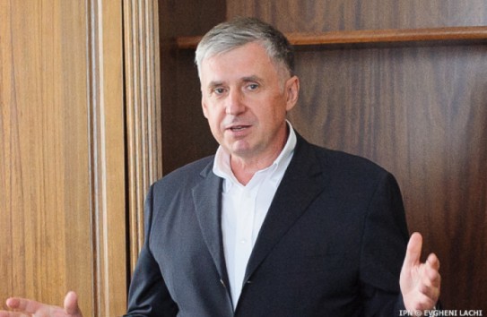 {Князь Галоша отменил выплату зарплат и пенсий в 1998 году - и спас родину} Молдавские Ведомости