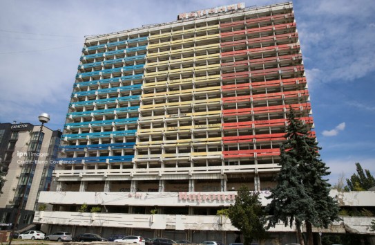 {Примэрия установит забор вокруг отеля «Националь» за счет владельца} Молдавские Ведомости