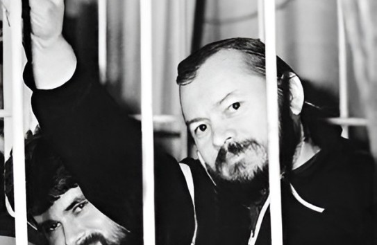 {Не говори о нем – а лишь взгляни и мимо} Молдавские Ведомости