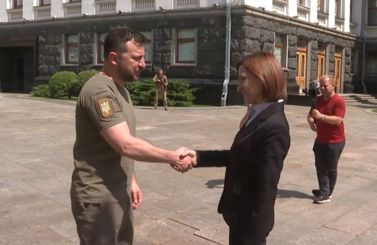 {Санду и Попшой советуют Зеленскому воевать до последнего украинца} Молдавские Ведомости