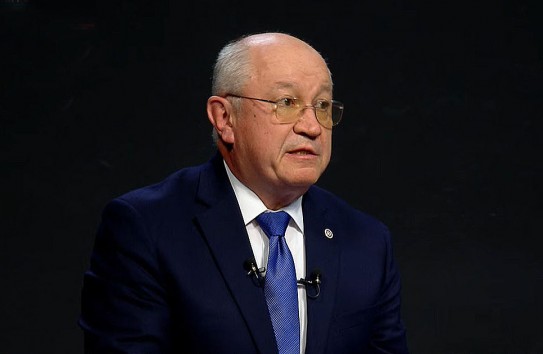 {Премьер Мунтяну не уверен в существовании Бога, но уважает все религии} Молдавские Ведомости