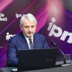 Каждый второй молдаванин уверен, что придут иностранные доноры и все решат