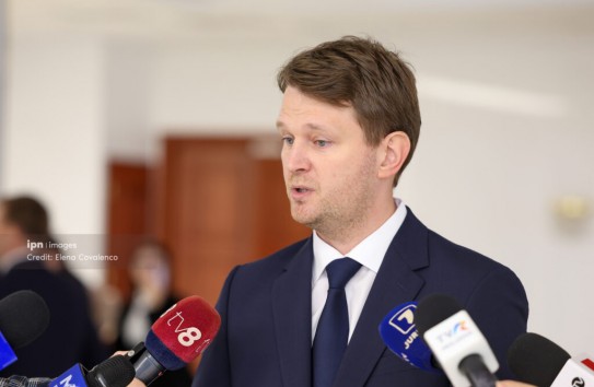 {Минфин: Чтобы повысить зарплату учителям, нужно брать кредит} Молдавские Ведомости